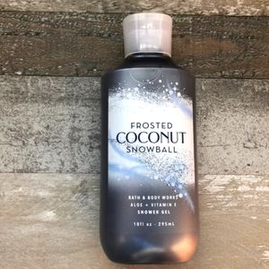 Bath & Body Works Winter Frosted Coconut Snowball Shea & Vitamin E Shower Gel